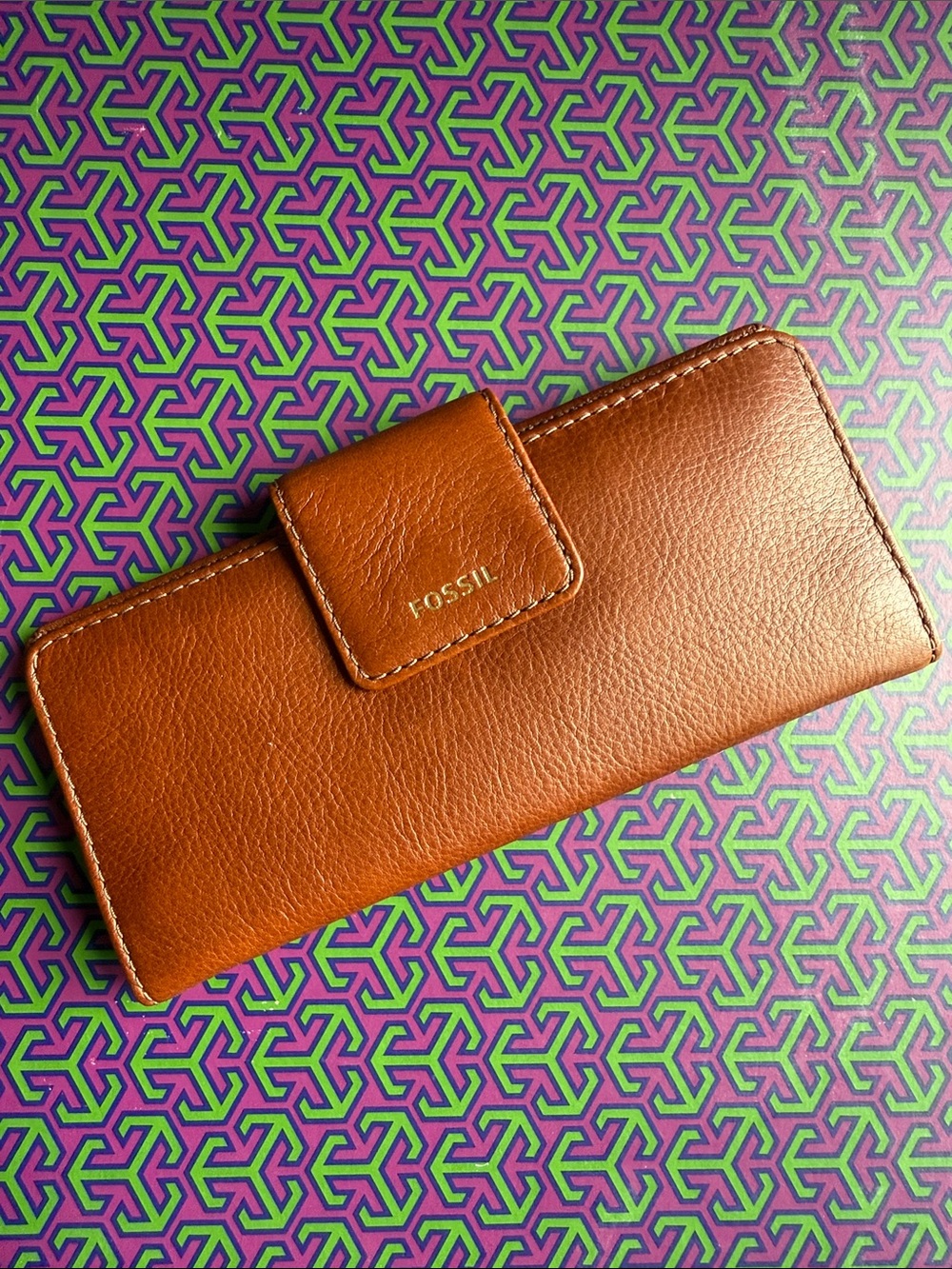 Fossil Warm Brown Leather Snap Wallet with Gold Logo